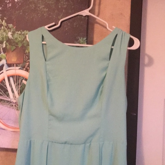 Beautiful cyan dresss - Picture 2 of 5